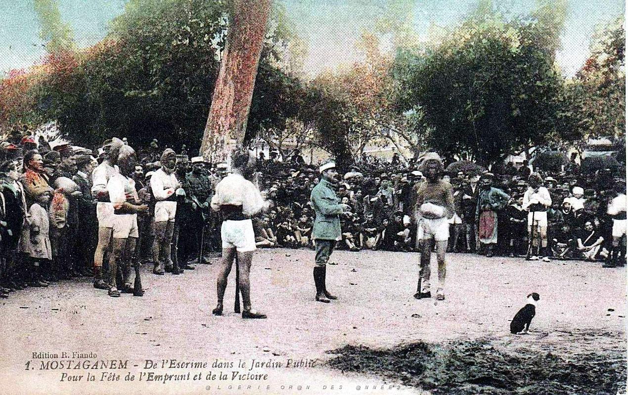Mostaganem - Escrime au jardin public.jpg